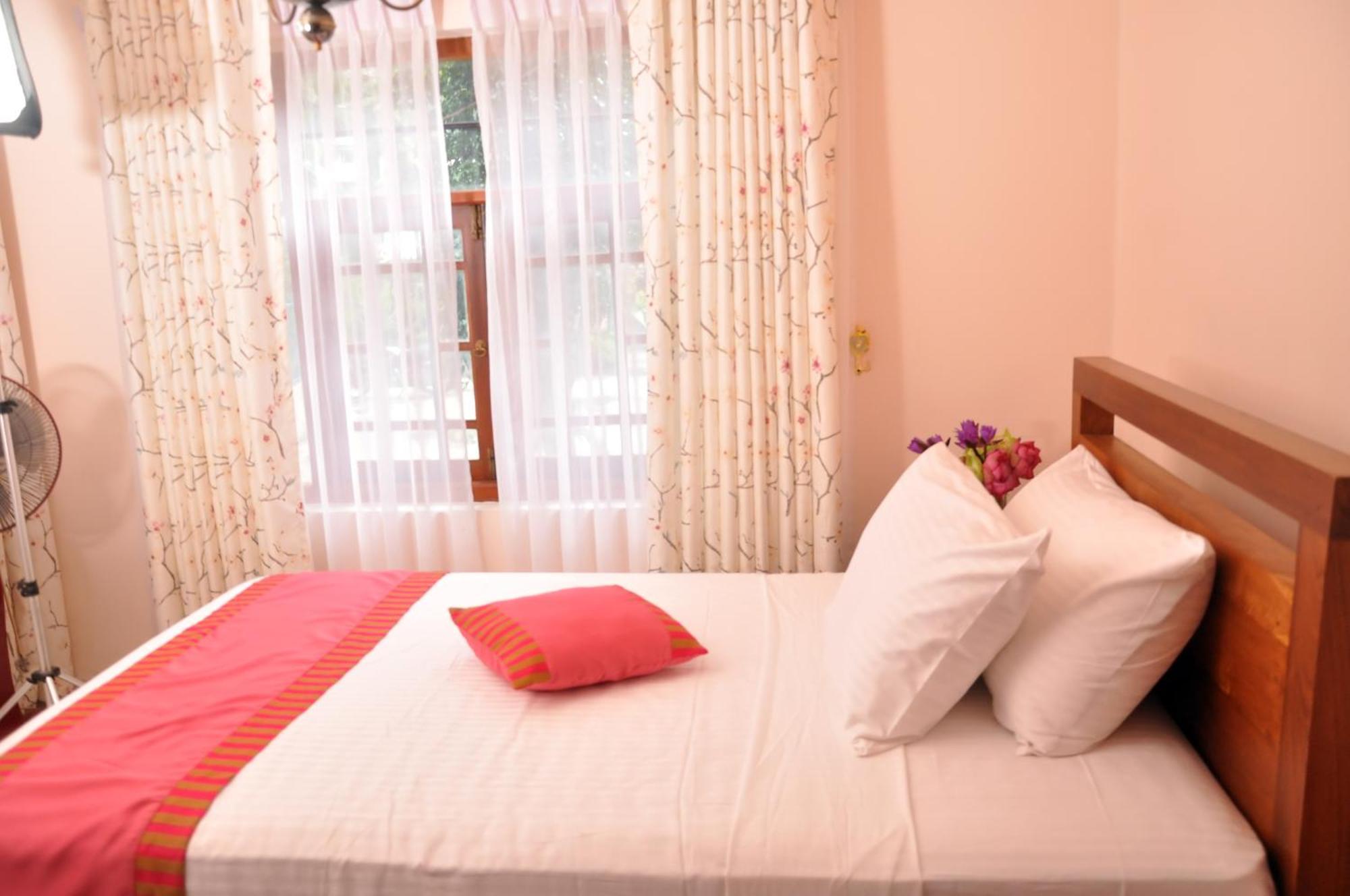 Sobaya Hotel Kandy Exterior foto